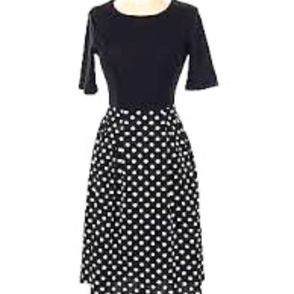 Robe Femme Oxiuli Fashion - Taille 3XL - Rouge Avec Garniture Blanche - Manches Longues - Occasion Très Bon état